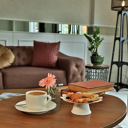 فندق يلدز لايف