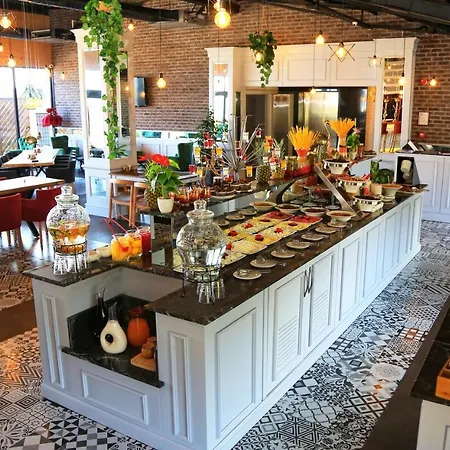 فندق يلدز لايف 4*