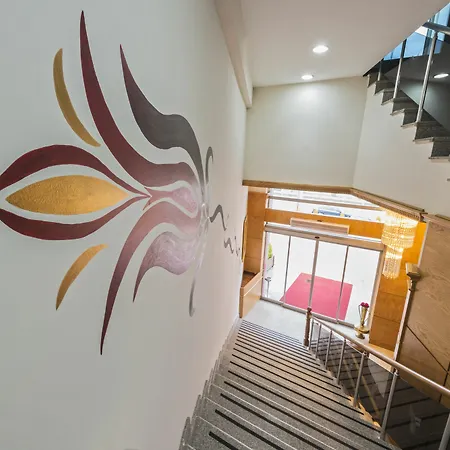 يلدز لايف 4*